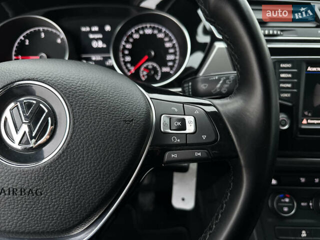 Белый Фольксваген Туран, объемом двигателя 1.6 л и пробегом 252 тыс. км за 14000 $, фото 32 на Automoto.ua