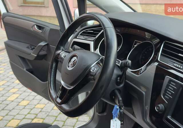 Белый Фольксваген Туран, объемом двигателя 1.97 л и пробегом 232 тыс. км за 16600 $, фото 71 на Automoto.ua