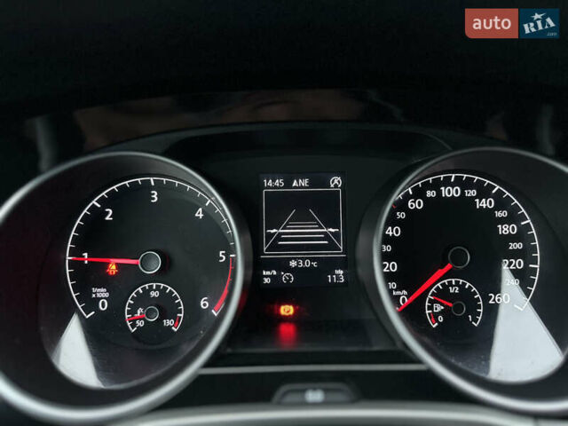 Белый Фольксваген Туран, объемом двигателя 1.6 л и пробегом 252 тыс. км за 14000 $, фото 74 на Automoto.ua