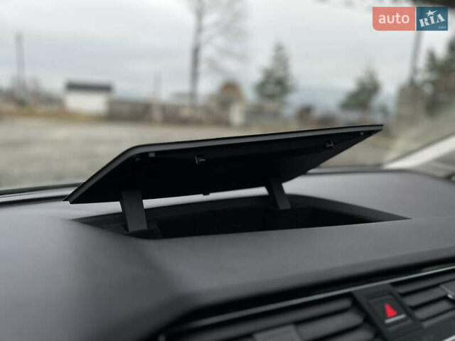 Белый Фольксваген Туран, объемом двигателя 1.6 л и пробегом 252 тыс. км за 14000 $, фото 36 на Automoto.ua