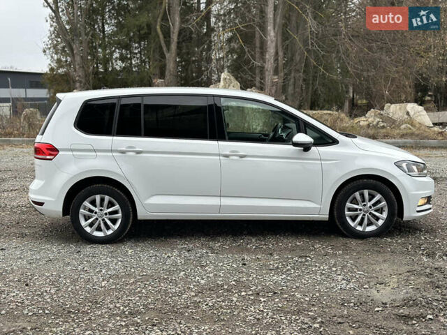 Белый Фольксваген Туран, объемом двигателя 1.6 л и пробегом 252 тыс. км за 14000 $, фото 5 на Automoto.ua