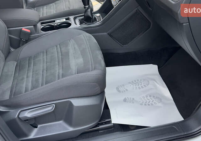 Белый Фольксваген Туран, объемом двигателя 1.97 л и пробегом 232 тыс. км за 16600 $, фото 56 на Automoto.ua