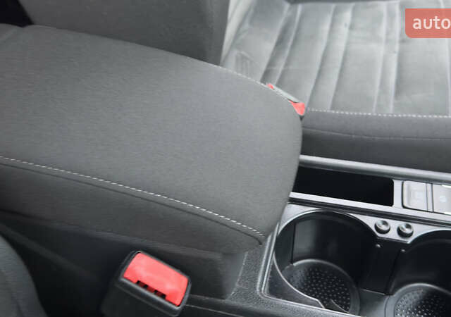 Белый Фольксваген Туран, объемом двигателя 1.97 л и пробегом 232 тыс. км за 16600 $, фото 62 на Automoto.ua