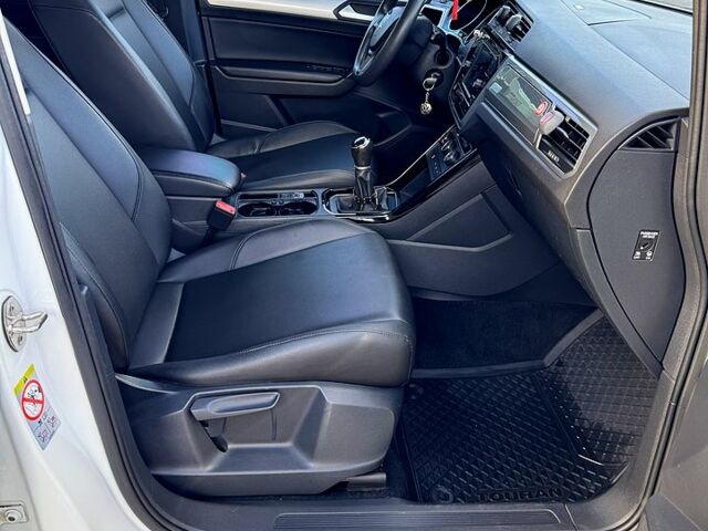 Білий Фольксваген Туран, об'ємом двигуна 2 л та пробігом 187 тис. км за 15500 $, фото 3 на Automoto.ua