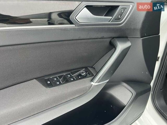 Білий Фольксваген Туран, об'ємом двигуна 1.97 л та пробігом 218 тис. км за 16999 $, фото 43 на Automoto.ua