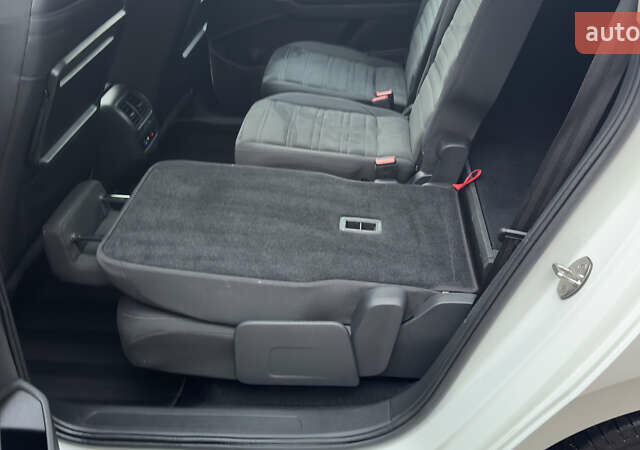 Белый Фольксваген Туран, объемом двигателя 1.97 л и пробегом 232 тыс. км за 16600 $, фото 43 на Automoto.ua