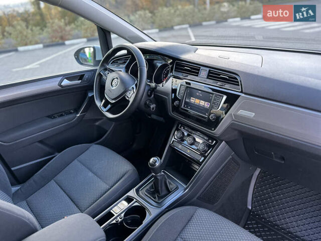 Фольксваген Туран 2017 у Хмельницькому на Automoto.ua Білий Фольксваген Туран, об'ємом двигуна 1.6 л та пробігом 189 тис. км за 15550 $, фото 41 на Automoto.ua