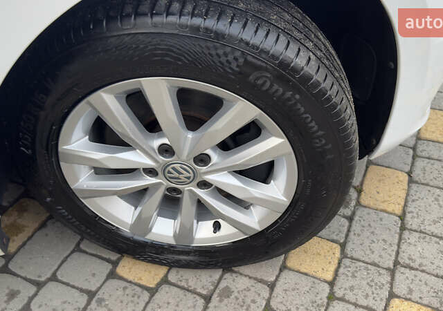 Белый Фольксваген Туран, объемом двигателя 1.97 л и пробегом 232 тыс. км за 16600 $, фото 72 на Automoto.ua