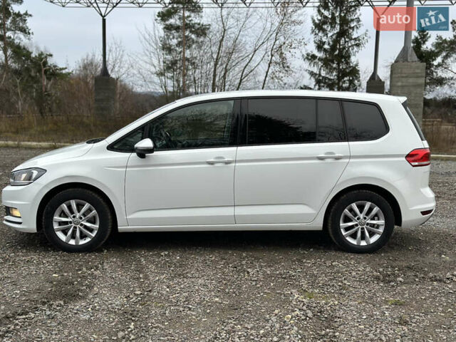 Белый Фольксваген Туран, объемом двигателя 1.6 л и пробегом 252 тыс. км за 14000 $, фото 4 на Automoto.ua