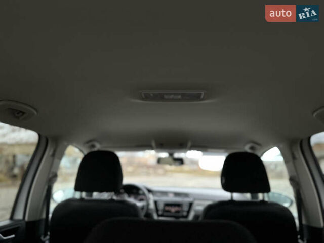 Белый Фольксваген Туран, объемом двигателя 1.6 л и пробегом 252 тыс. км за 14000 $, фото 66 на Automoto.ua