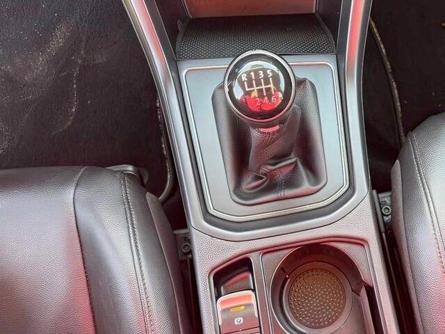 Белый Фольксваген Туран, объемом двигателя 1.6 л и пробегом 45 тыс. км за 8500 $, фото 8 на Automoto.ua