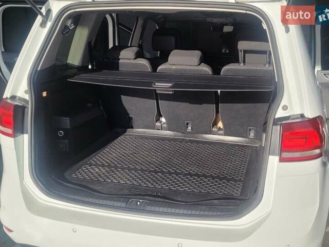 Белый Фольксваген Туран, объемом двигателя 1.97 л и пробегом 218 тыс. км за 16900 $, фото 32 на Automoto.ua