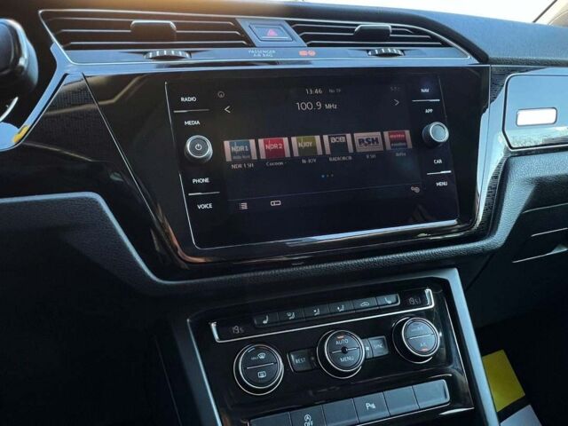 Белый Фольксваген Туран, объемом двигателя 2 л и пробегом 220 тыс. км за 18000 $, фото 17 на Automoto.ua