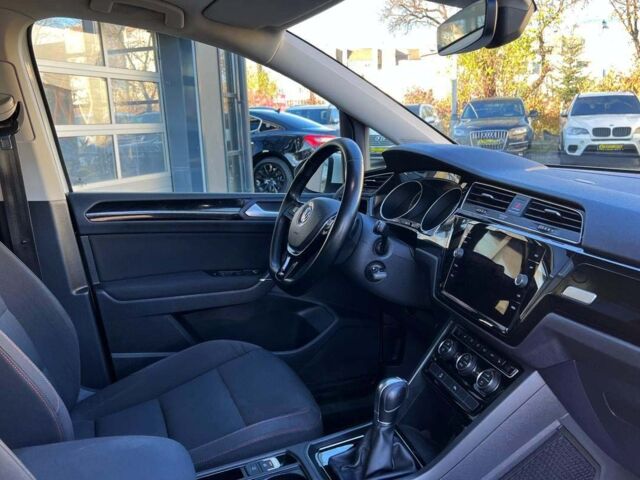 Белый Фольксваген Туран, объемом двигателя 2 л и пробегом 220 тыс. км за 18000 $, фото 16 на Automoto.ua