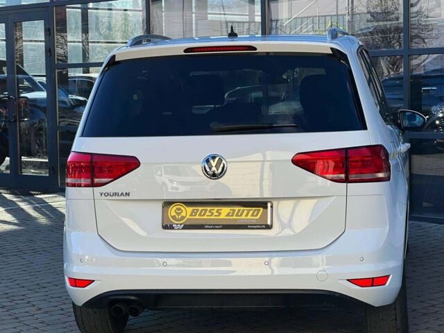 Белый Фольксваген Туран, объемом двигателя 2 л и пробегом 220 тыс. км за 18000 $, фото 4 на Automoto.ua