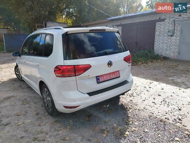 Белый Фольксваген Туран, объемом двигателя 1.6 л и пробегом 240 тыс. км за 16500 $, фото 3 на Automoto.ua