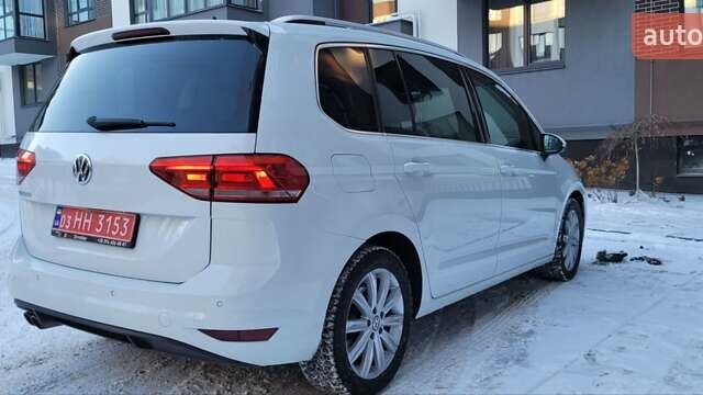 Белый Фольксваген Туран, объемом двигателя 1.97 л и пробегом 218 тыс. км за 16900 $, фото 1 на Automoto.ua