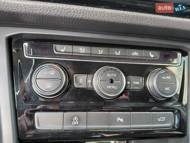 Белый Фольксваген Туран, объемом двигателя 1.6 л и пробегом 240 тыс. км за 16500 $, фото 12 на Automoto.ua