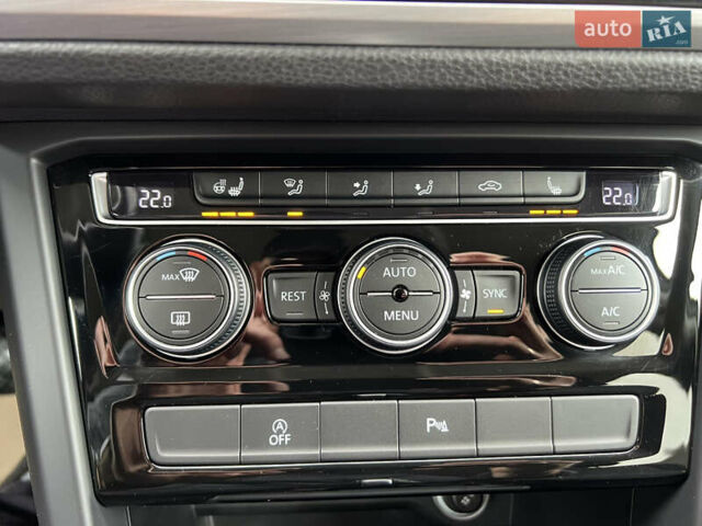 Белый Фольксваген Туран, объемом двигателя 1.97 л и пробегом 190 тыс. км за 18300 $, фото 13 на Automoto.ua