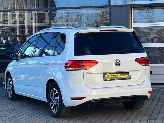 Белый Фольксваген Туран, объемом двигателя 2 л и пробегом 220 тыс. км за 18000 $, фото 5 на Automoto.ua