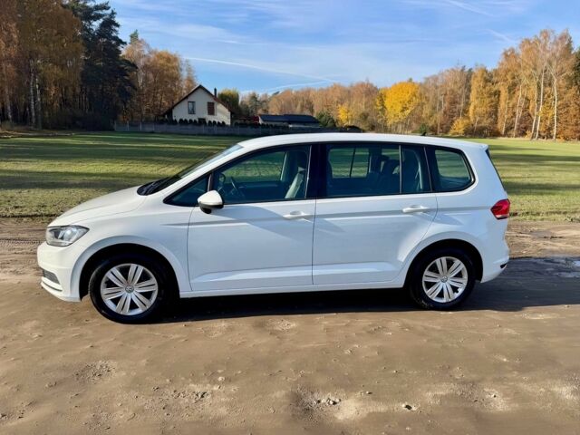 Белый Фольксваген Туран, объемом двигателя 1.6 л и пробегом 45 тыс. км за 8500 $, фото 2 на Automoto.ua