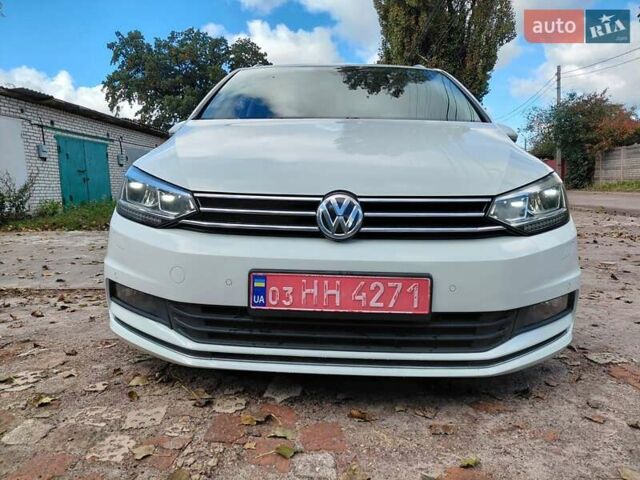 Белый Фольксваген Туран, объемом двигателя 1.6 л и пробегом 240 тыс. км за 16500 $, фото 9 на Automoto.ua