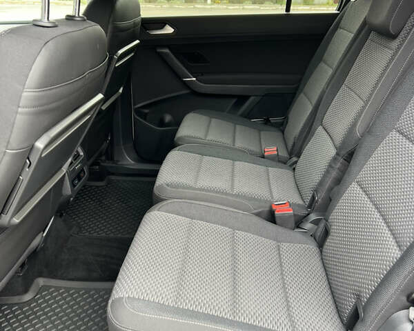 Белый Фольксваген Туран, объемом двигателя 1.97 л и пробегом 190 тыс. км за 18300 $, фото 16 на Automoto.ua