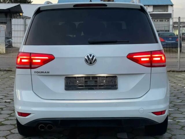 Белый Фольксваген Туран, объемом двигателя 2 л и пробегом 47 тыс. км за 7500 $, фото 5 на Automoto.ua