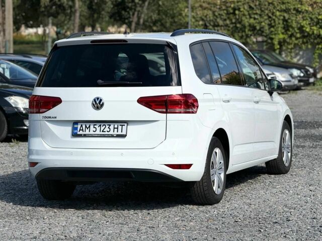 Белый Фольксваген Туран, объемом двигателя 2 л и пробегом 247 тыс. км за 16800 $, фото 3 на Automoto.ua