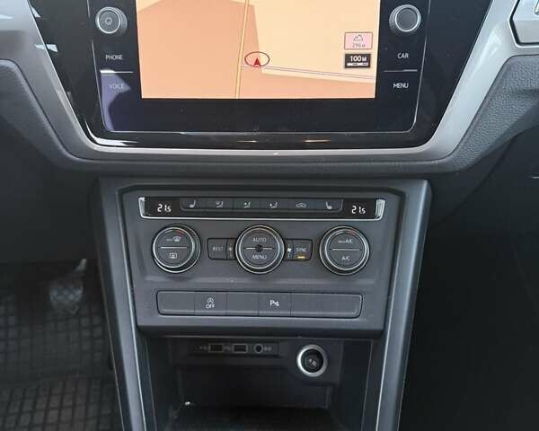 Белый Фольксваген Туран, объемом двигателя 1.6 л и пробегом 209 тыс. км за 17000 $, фото 9 на Automoto.ua