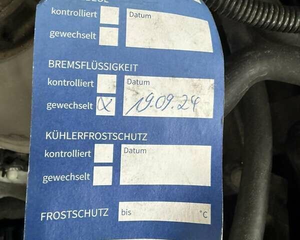 Белый Фольксваген Туран, объемом двигателя 1.6 л и пробегом 209 тыс. км за 17000 $, фото 26 на Automoto.ua