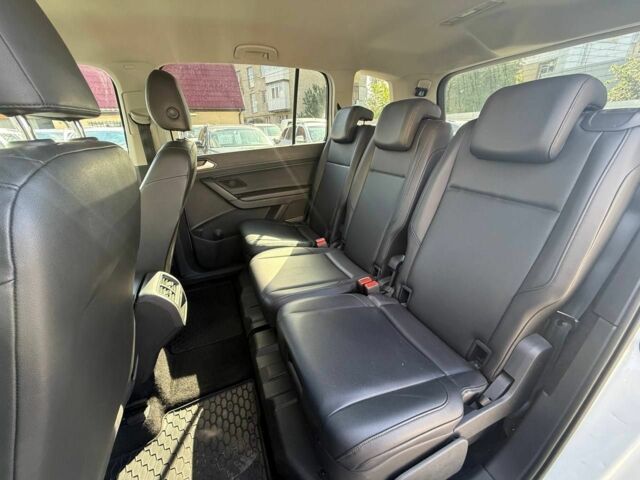 Белый Фольксваген Туран, объемом двигателя 2 л и пробегом 247 тыс. км за 16800 $, фото 5 на Automoto.ua