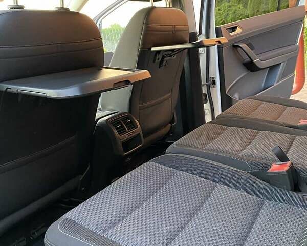 Белый Фольксваген Туран, объемом двигателя 1.6 л и пробегом 124 тыс. км за 17500 $, фото 16 на Automoto.ua