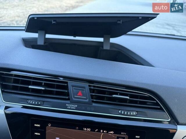 Белый Фольксваген Туран, объемом двигателя 1.6 л и пробегом 209 тыс. км за 17000 $, фото 21 на Automoto.ua