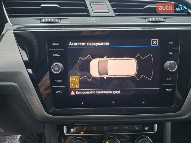 Белый Фольксваген Туран, объемом двигателя 2 л и пробегом 160 тыс. км за 18400 $, фото 43 на Automoto.ua