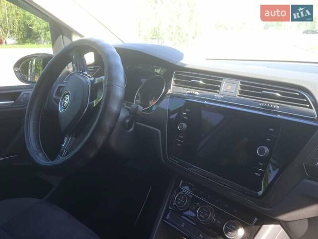 Білий Фольксваген Туран, об'ємом двигуна 1.6 л та пробігом 215 тис. км за 17550 $, фото 11 на Automoto.ua