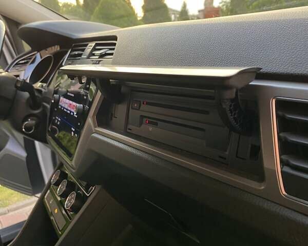 Белый Фольксваген Туран, объемом двигателя 1.6 л и пробегом 124 тыс. км за 17500 $, фото 26 на Automoto.ua