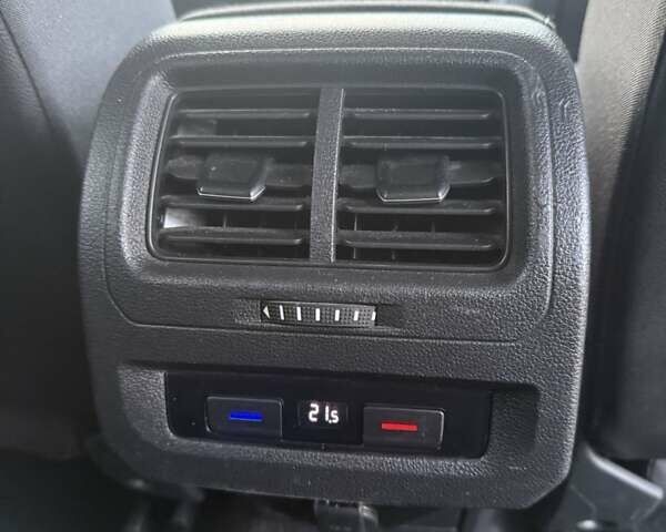 Белый Фольксваген Туран, объемом двигателя 1.6 л и пробегом 209 тыс. км за 17000 $, фото 8 на Automoto.ua