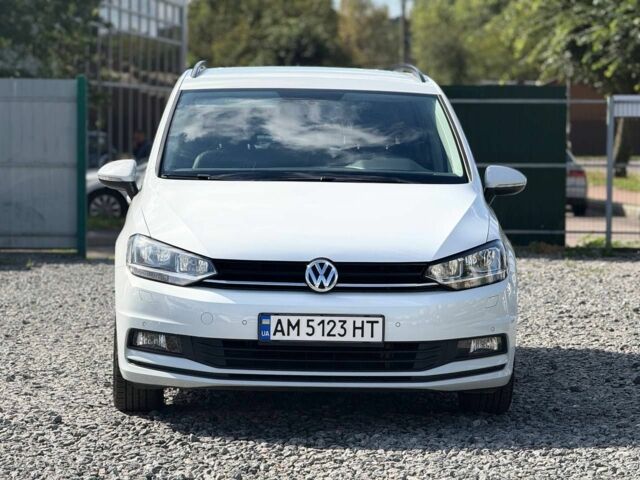 Белый Фольксваген Туран, объемом двигателя 2 л и пробегом 247 тыс. км за 16800 $, фото 1 на Automoto.ua