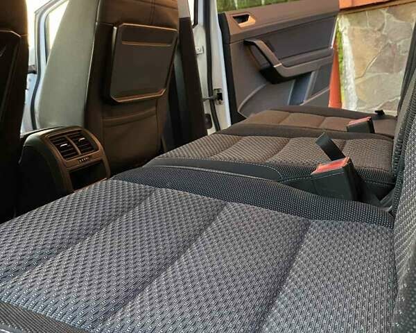 Белый Фольксваген Туран, объемом двигателя 1.6 л и пробегом 124 тыс. км за 17500 $, фото 15 на Automoto.ua