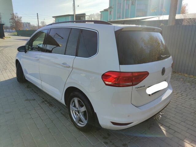 Белый Фольксваген Туран, объемом двигателя 2 л и пробегом 190 тыс. км за 19500 $, фото 2 на Automoto.ua