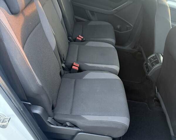 Белый Фольксваген Туран, объемом двигателя 1.6 л и пробегом 209 тыс. км за 17000 $, фото 15 на Automoto.ua