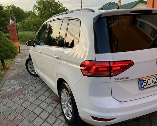 Белый Фольксваген Туран, объемом двигателя 1.6 л и пробегом 124 тыс. км за 17500 $, фото 43 на Automoto.ua