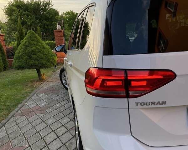 Белый Фольксваген Туран, объемом двигателя 1.6 л и пробегом 124 тыс. км за 17500 $, фото 42 на Automoto.ua