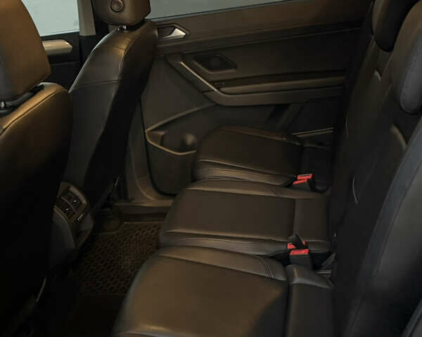 Белый Фольксваген Туран, объемом двигателя 2 л и пробегом 247 тыс. км за 16800 $, фото 14 на Automoto.ua