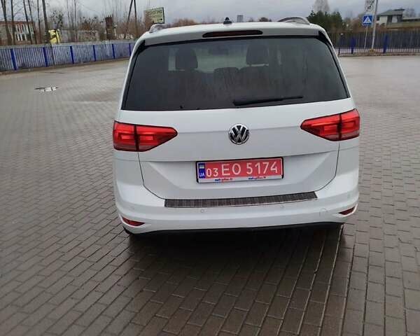 Білий Фольксваген Туран, об'ємом двигуна 2 л та пробігом 221 тис. км за 17500 $, фото 9 на Automoto.ua