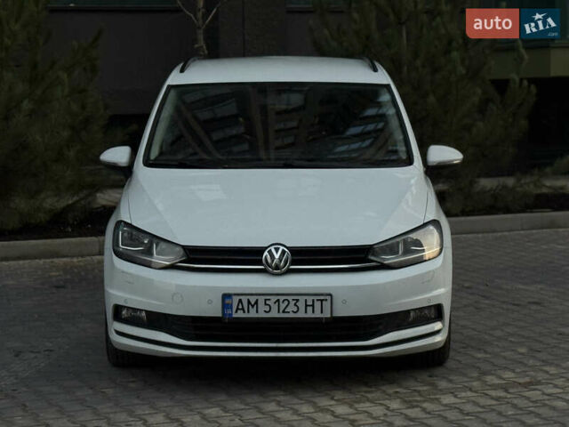 Белый Фольксваген Туран, объемом двигателя 2 л и пробегом 247 тыс. км за 16800 $, фото 1 на Automoto.ua