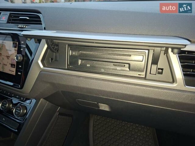 Белый Фольксваген Туран, объемом двигателя 2 л и пробегом 160 тыс. км за 18400 $, фото 26 на Automoto.ua