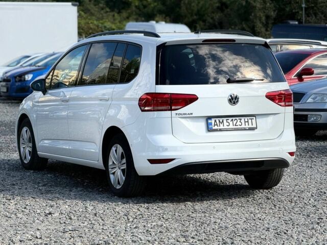 Белый Фольксваген Туран, объемом двигателя 2 л и пробегом 247 тыс. км за 16800 $, фото 4 на Automoto.ua