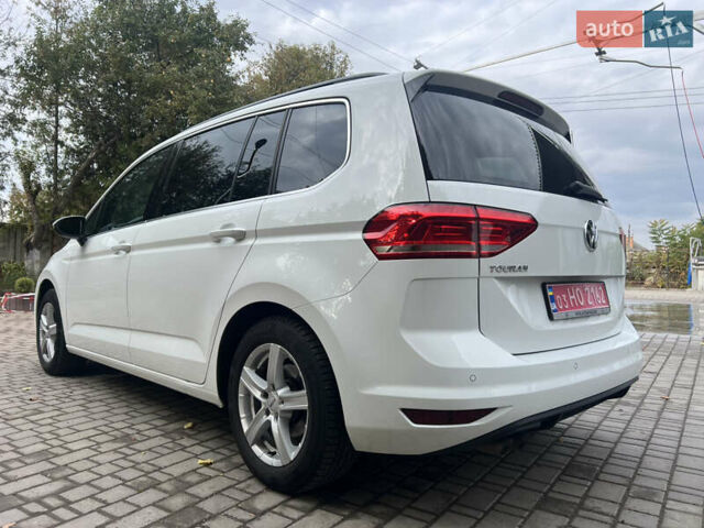 Белый Фольксваген Туран, объемом двигателя 1.97 л и пробегом 191 тыс. км за 17999 $, фото 1 на Automoto.ua